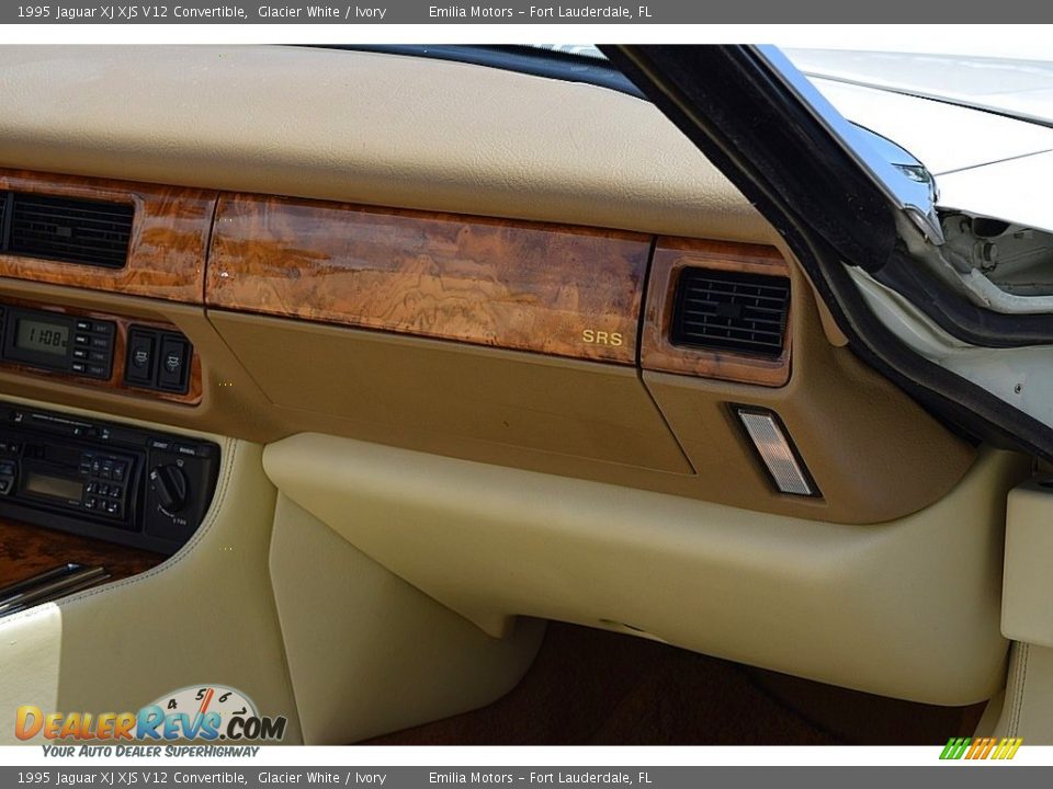 Dashboard of 1995 Jaguar XJ XJS V12 Convertible Photo #39