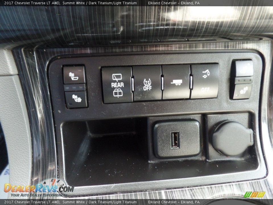 2017 Chevrolet Traverse LT AWD Summit White / Dark Titanium/Light Titanium Photo #30