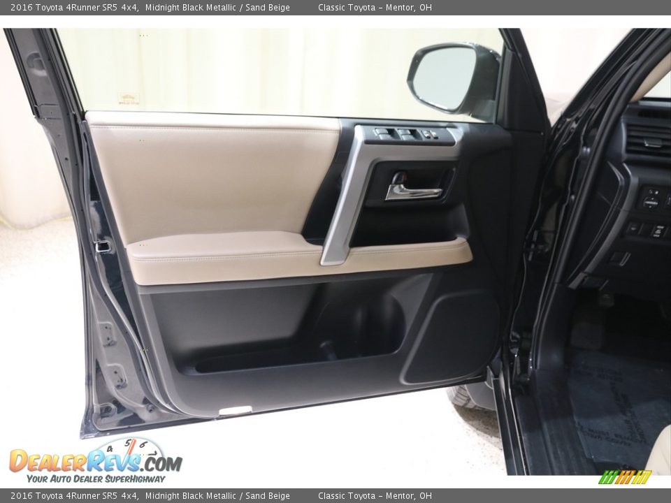 2016 Toyota 4Runner SR5 4x4 Midnight Black Metallic / Sand Beige Photo #4