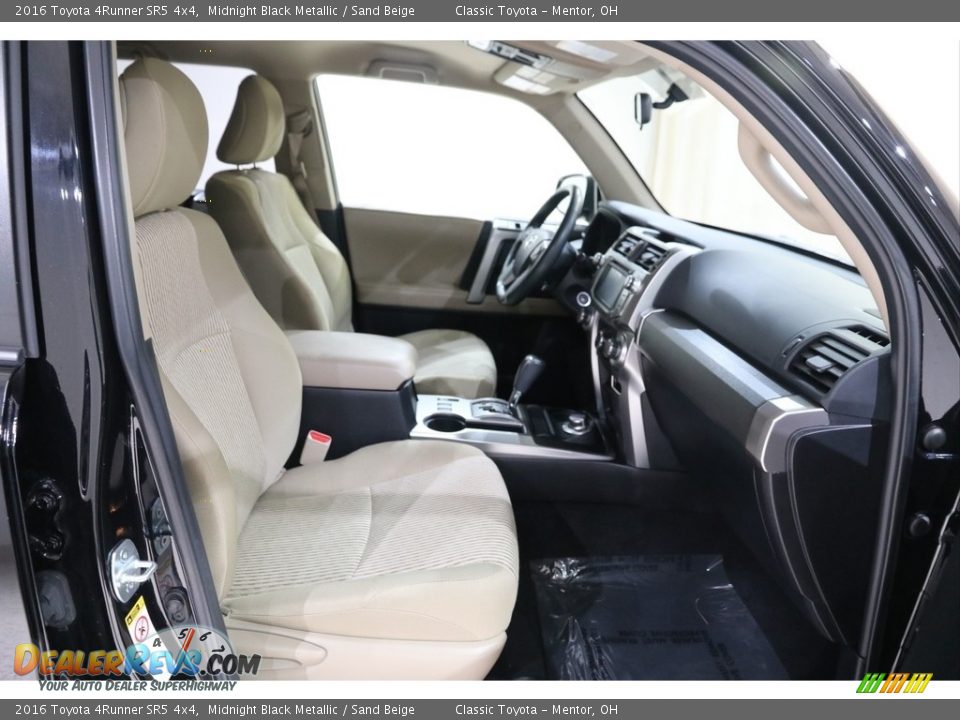 2016 Toyota 4Runner SR5 4x4 Midnight Black Metallic / Sand Beige Photo #15