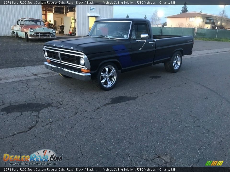 Front 3/4 View of 1971 Ford F100 Sport Custom Regular Cab Photo #1