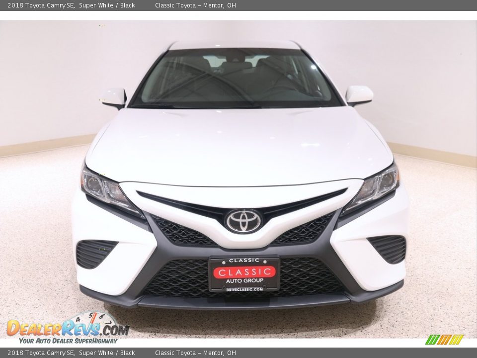 2018 Toyota Camry SE Super White / Black Photo #2