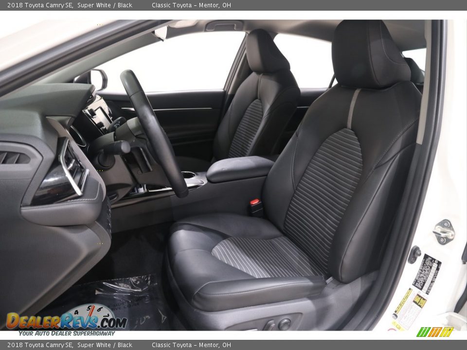 2018 Toyota Camry SE Super White / Black Photo #5