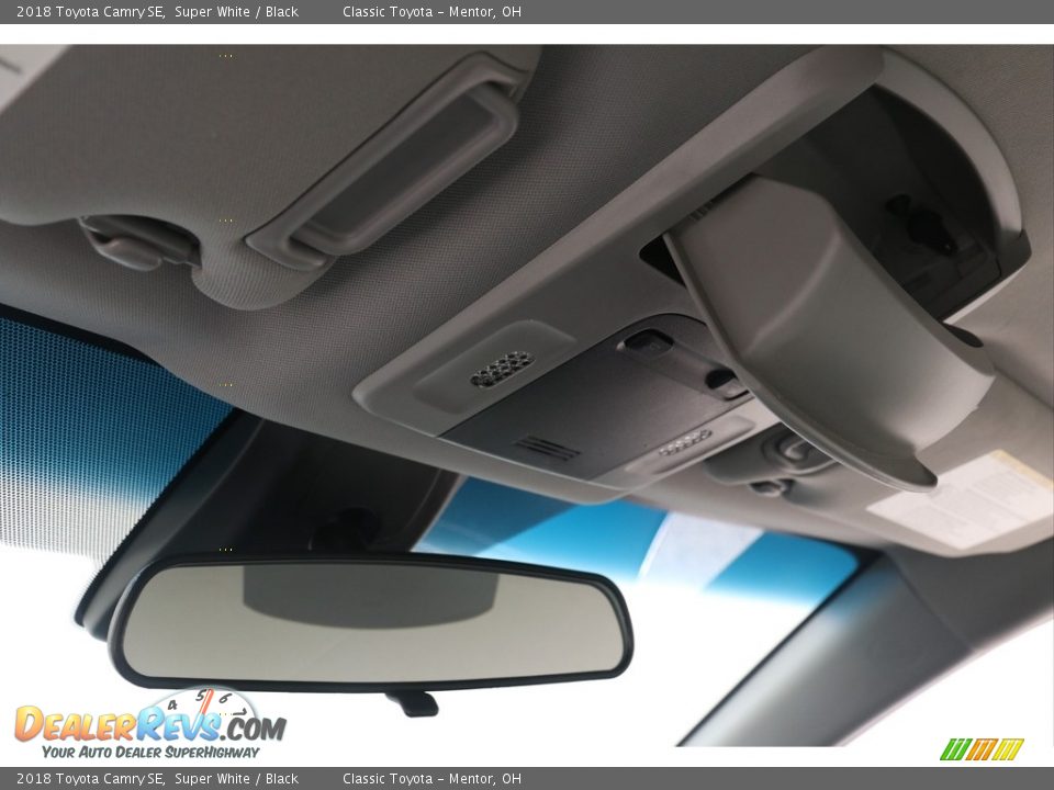 2018 Toyota Camry SE Super White / Black Photo #10