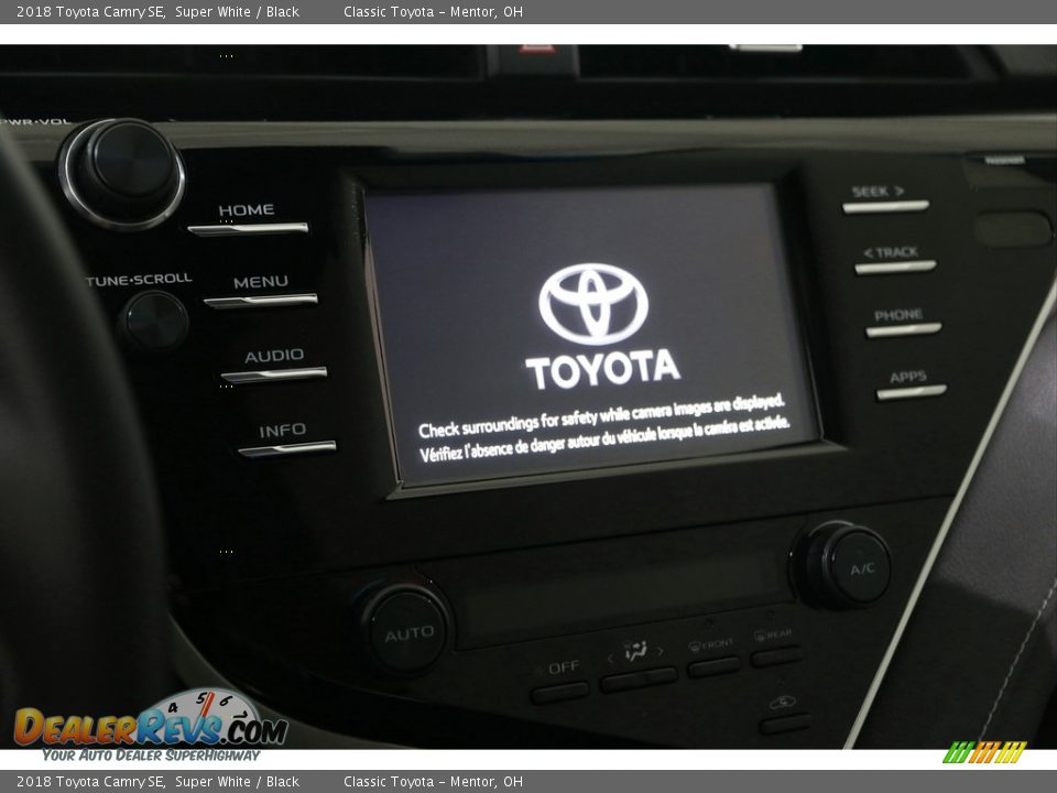 2018 Toyota Camry SE Super White / Black Photo #11