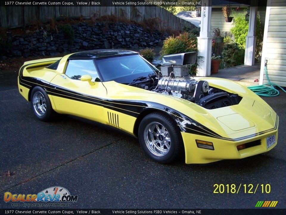 1977 Chevrolet Corvette Custom Coupe Yellow / Black Photo #1