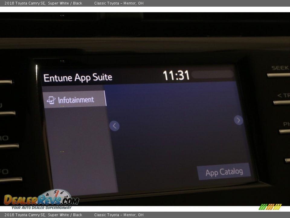 2018 Toyota Camry SE Super White / Black Photo #17