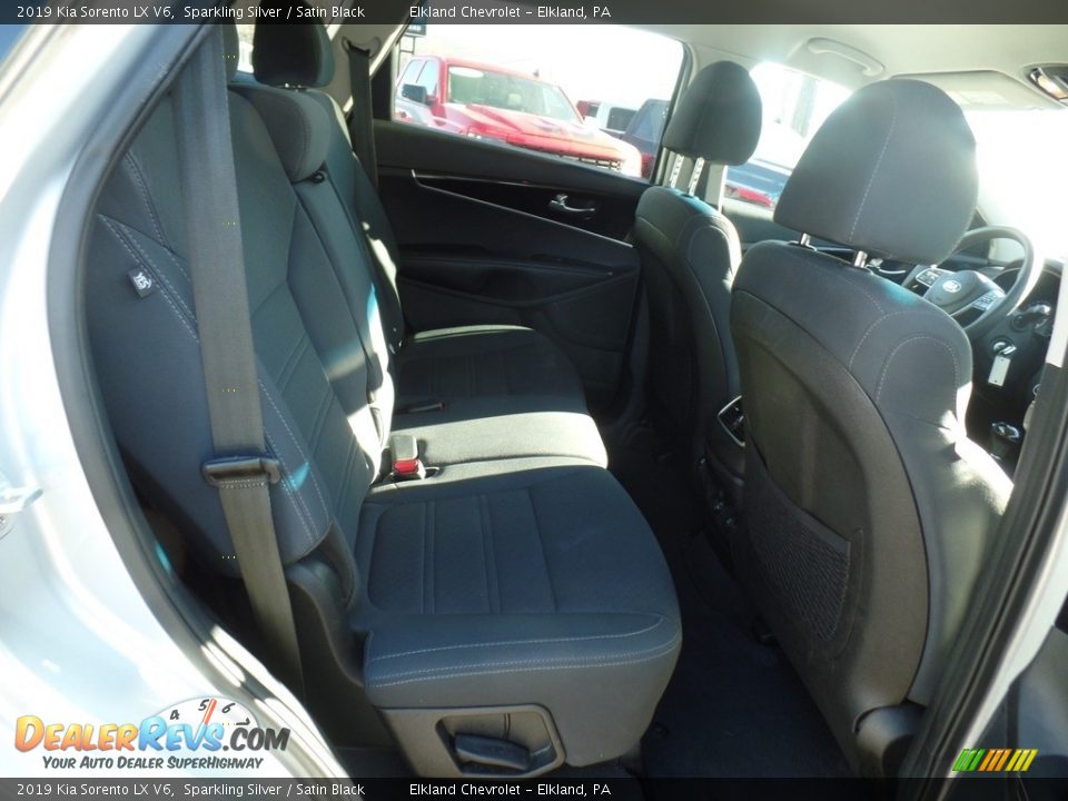 2019 Kia Sorento LX V6 Sparkling Silver / Satin Black Photo #36