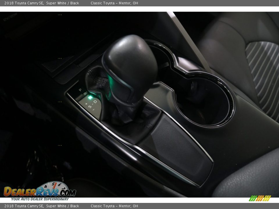 2018 Toyota Camry SE Super White / Black Photo #19