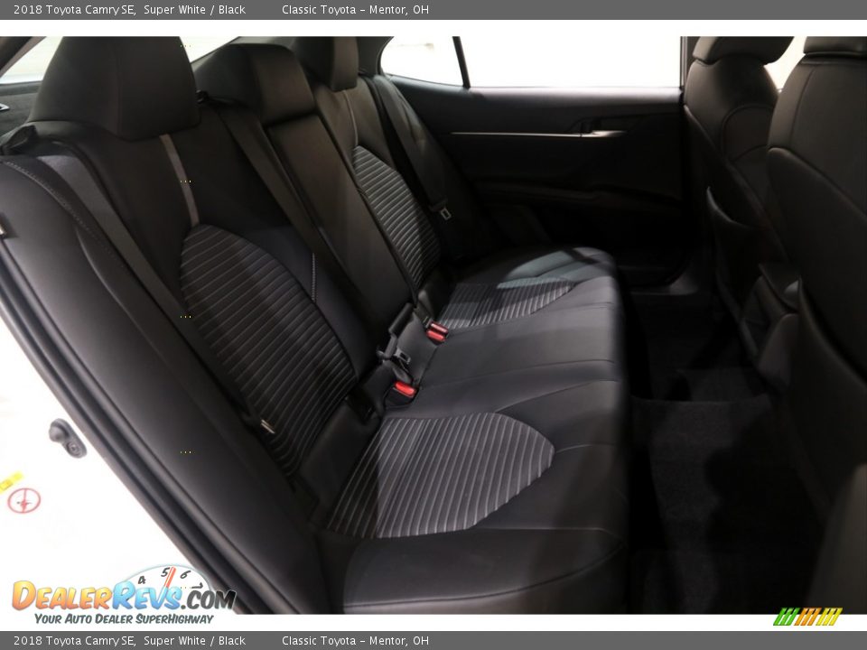2018 Toyota Camry SE Super White / Black Photo #21