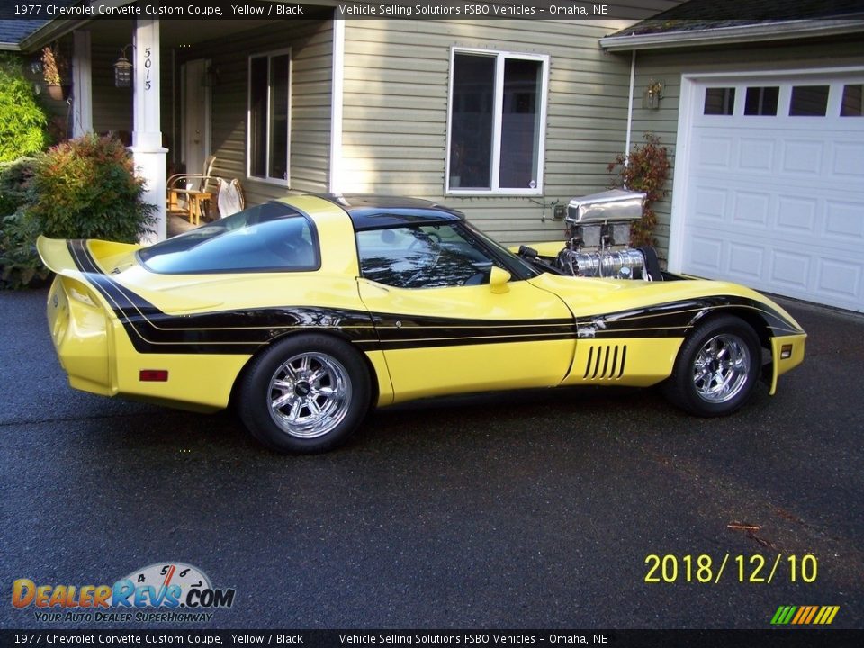 1977 Chevrolet Corvette Custom Coupe Yellow / Black Photo #8