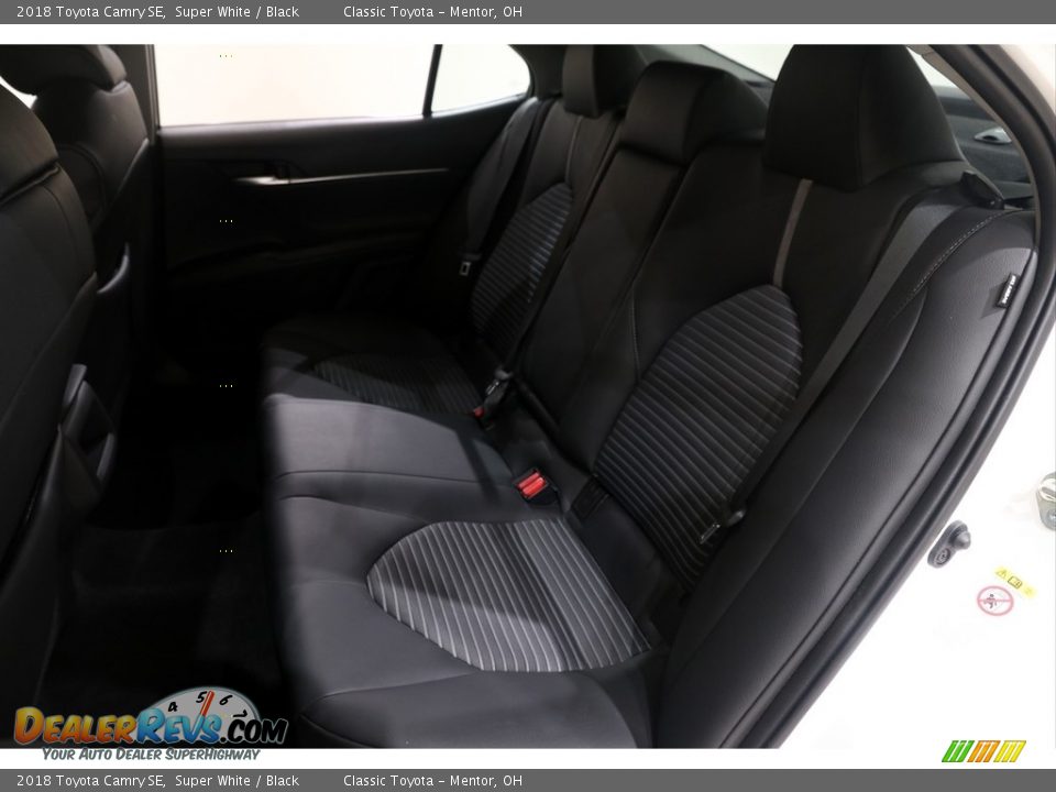 2018 Toyota Camry SE Super White / Black Photo #22