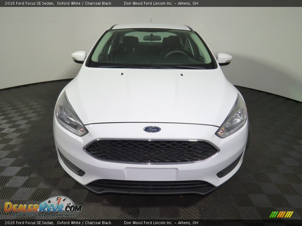 2016 Ford Focus SE Sedan Oxford White / Charcoal Black Photo #4