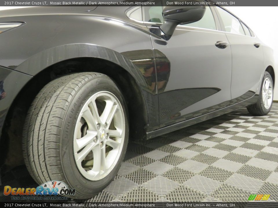 2017 Chevrolet Cruze LT Mosaic Black Metallic / Dark Atmosphere/Medium Atmosphere Photo #8