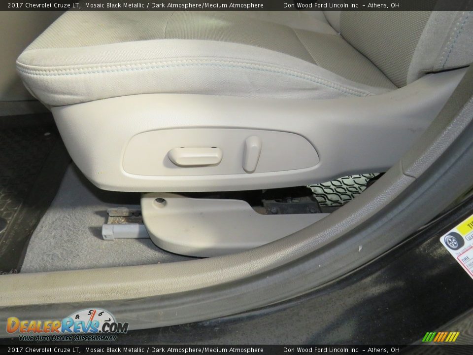 2017 Chevrolet Cruze LT Mosaic Black Metallic / Dark Atmosphere/Medium Atmosphere Photo #17