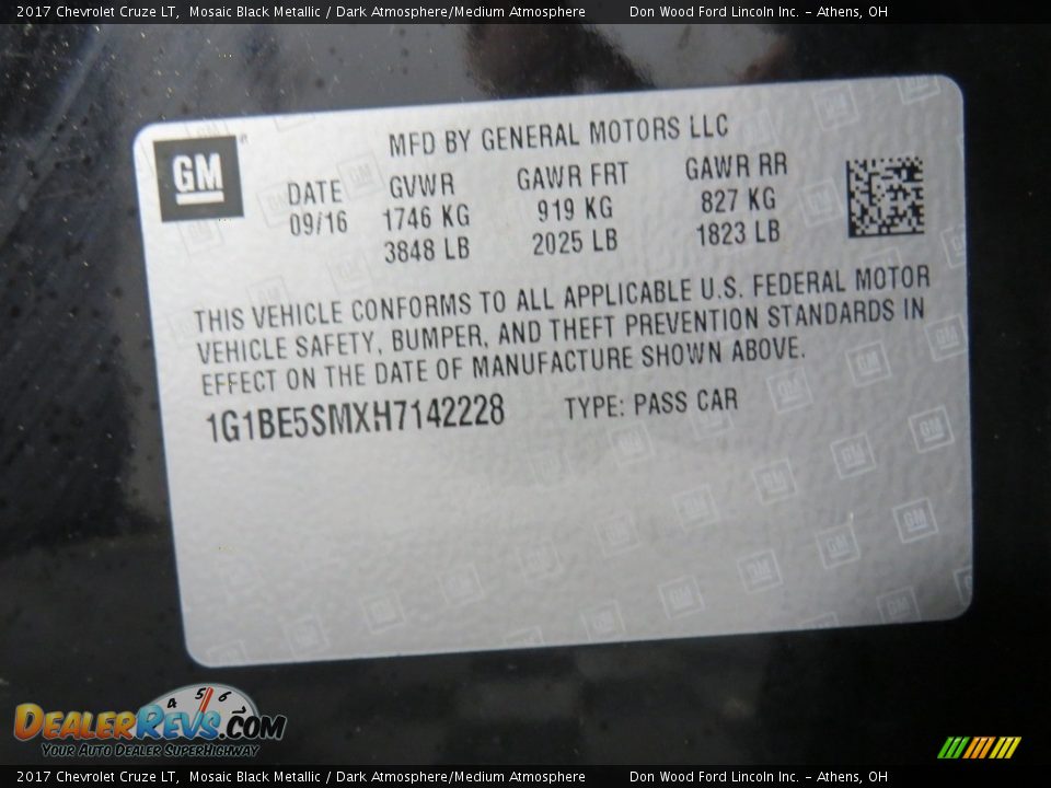 2017 Chevrolet Cruze LT Mosaic Black Metallic / Dark Atmosphere/Medium Atmosphere Photo #32
