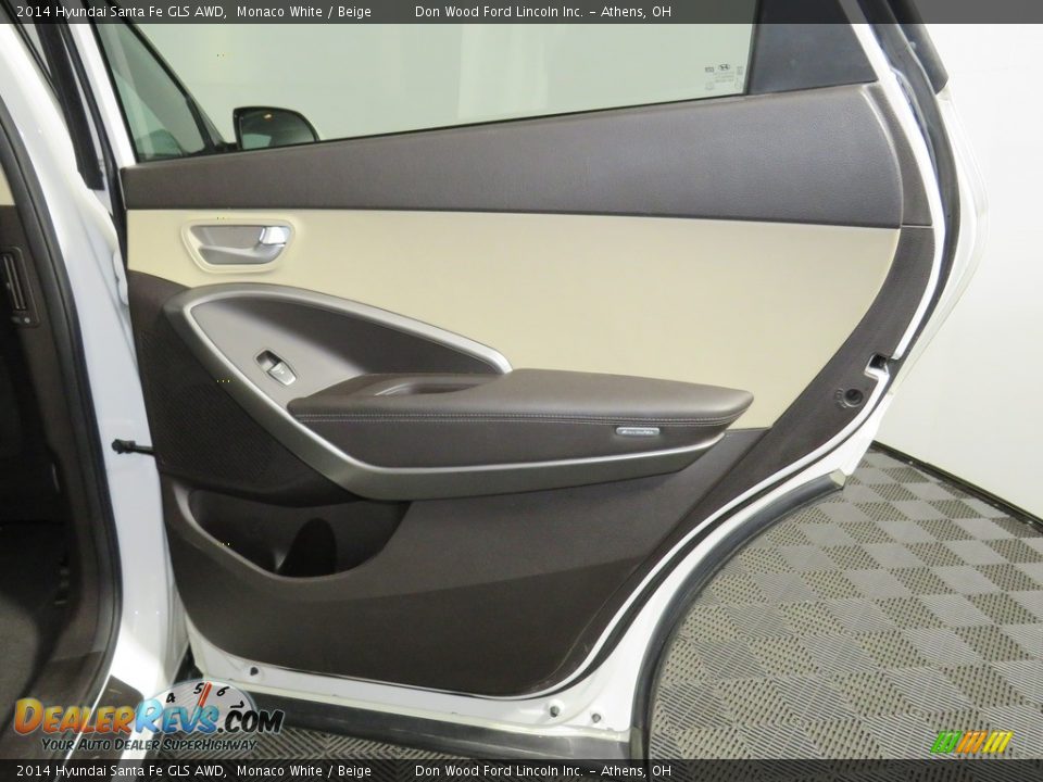 Door Panel of 2014 Hyundai Santa Fe GLS AWD Photo #23