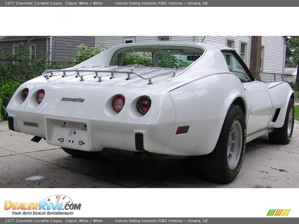 1977 Chevrolet Corvette Coupe Classic White / White Photo #8