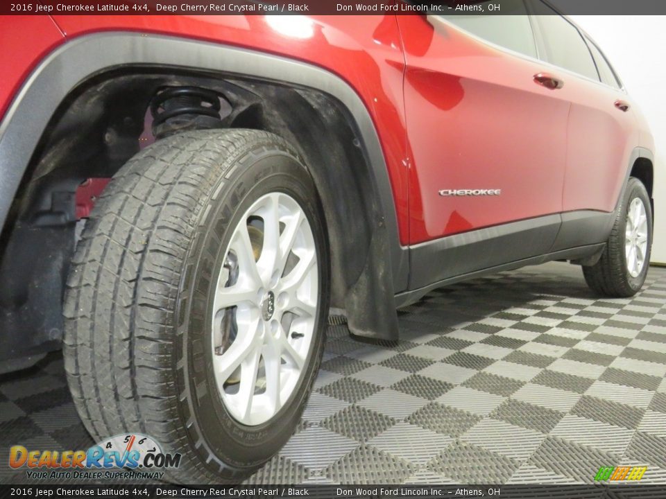2016 Jeep Cherokee Latitude 4x4 Deep Cherry Red Crystal Pearl / Black Photo #8