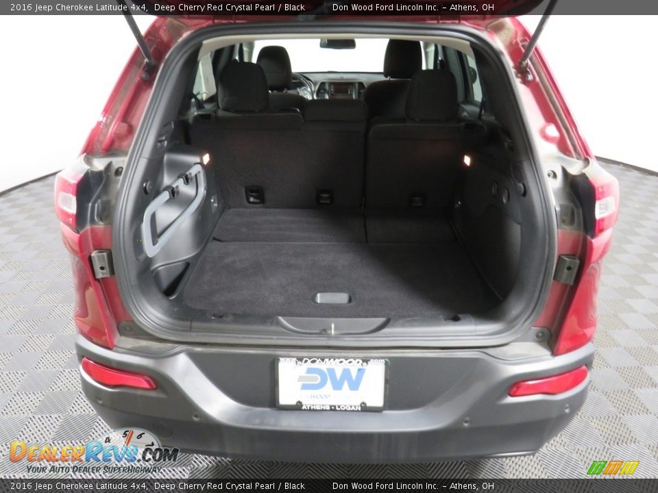 2016 Jeep Cherokee Latitude 4x4 Deep Cherry Red Crystal Pearl / Black Photo #12
