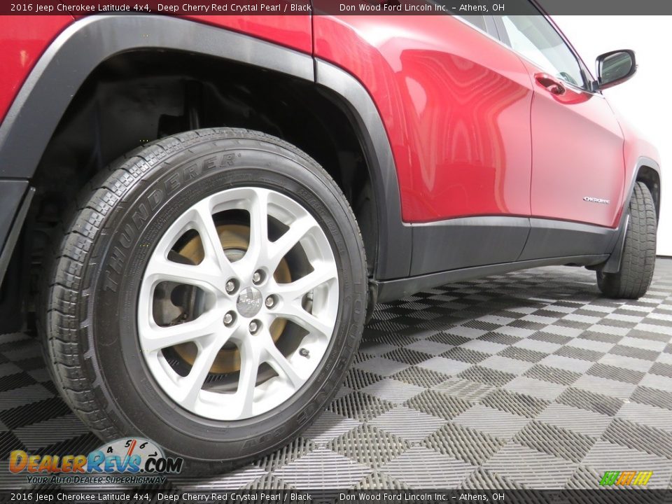 2016 Jeep Cherokee Latitude 4x4 Deep Cherry Red Crystal Pearl / Black Photo #16
