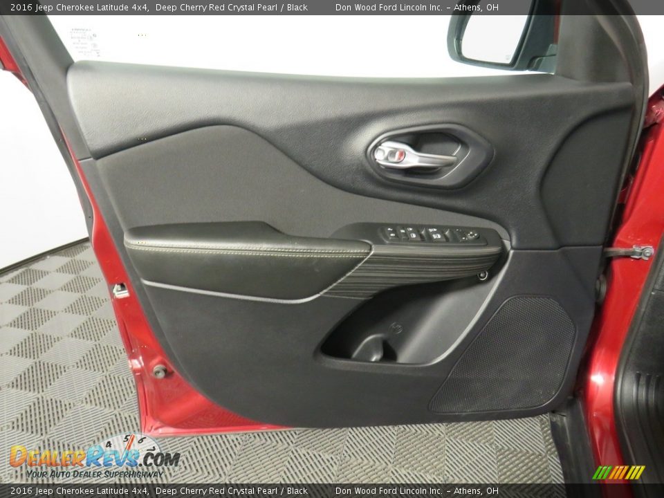 2016 Jeep Cherokee Latitude 4x4 Deep Cherry Red Crystal Pearl / Black Photo #17