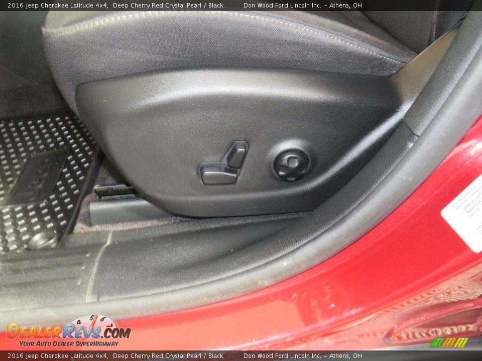 2016 Jeep Cherokee Latitude 4x4 Deep Cherry Red Crystal Pearl / Black Photo #18