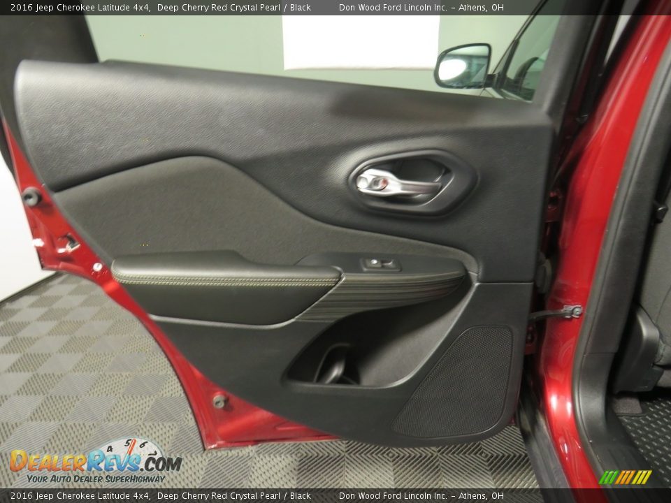 2016 Jeep Cherokee Latitude 4x4 Deep Cherry Red Crystal Pearl / Black Photo #21