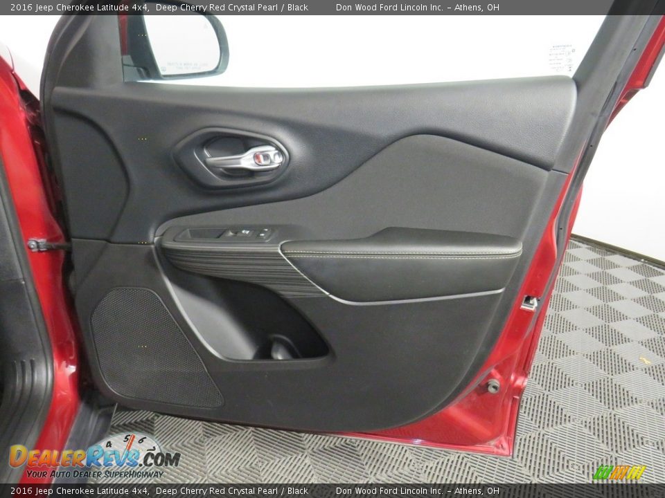 2016 Jeep Cherokee Latitude 4x4 Deep Cherry Red Crystal Pearl / Black Photo #25