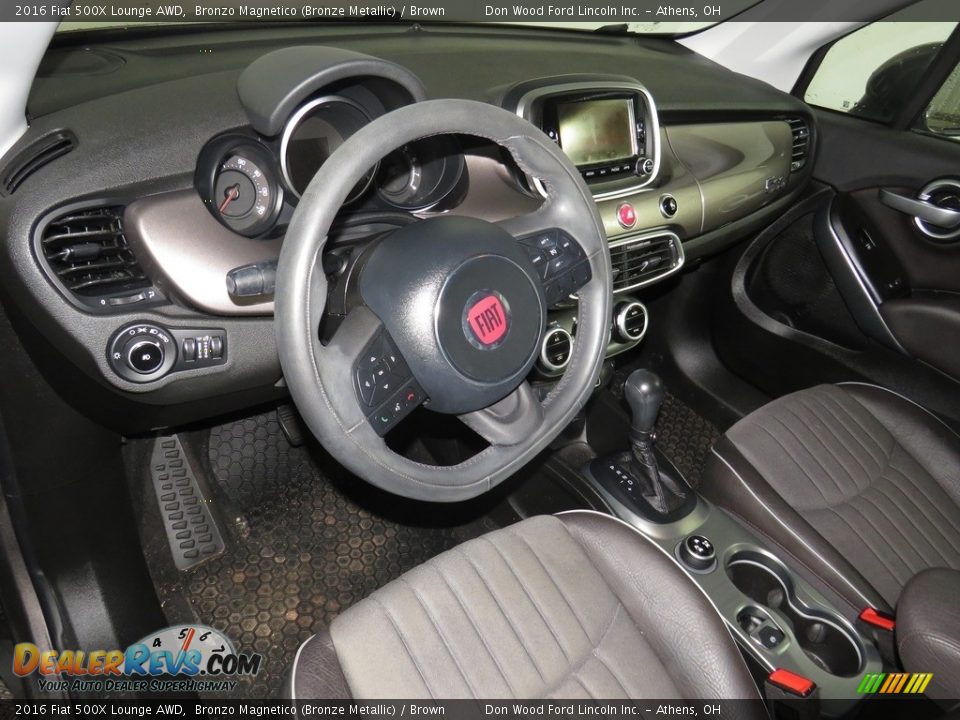 Front Seat of 2016 Fiat 500X Lounge AWD Photo #16