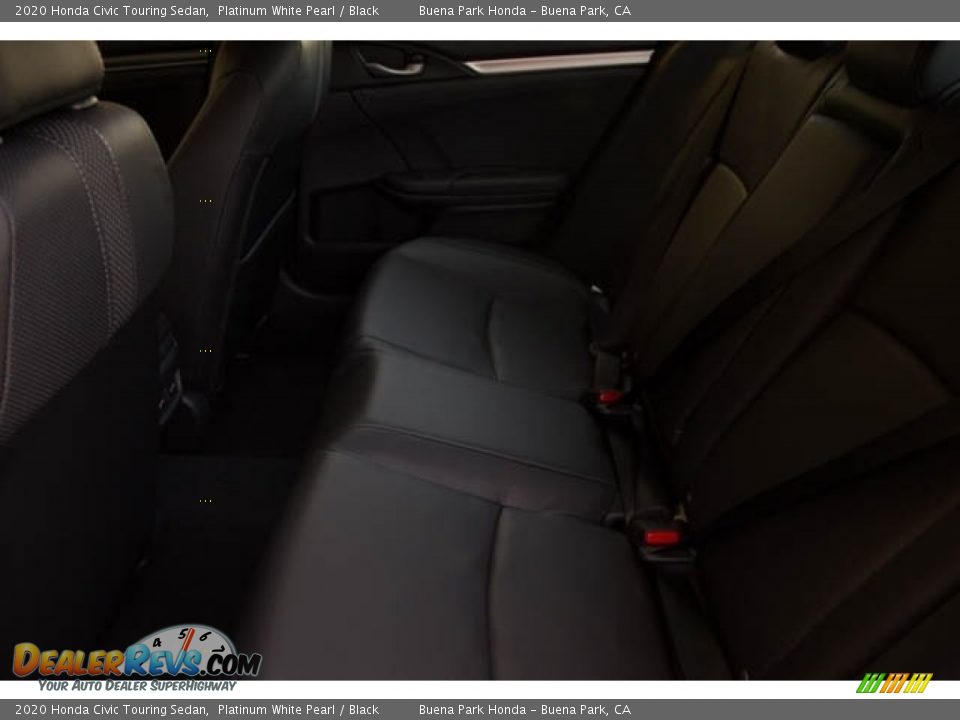 2020 Honda Civic Touring Sedan Platinum White Pearl / Black Photo #17