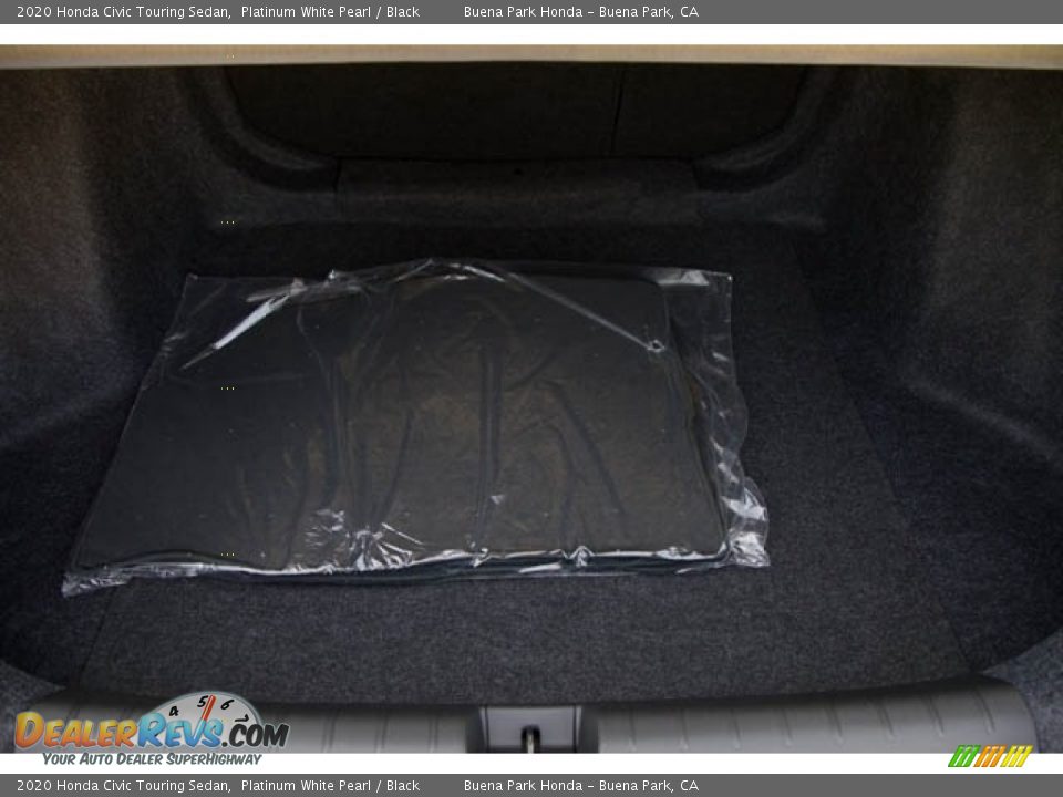 2020 Honda Civic Touring Sedan Platinum White Pearl / Black Photo #27