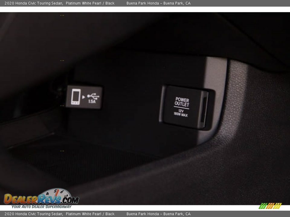 2020 Honda Civic Touring Sedan Platinum White Pearl / Black Photo #31