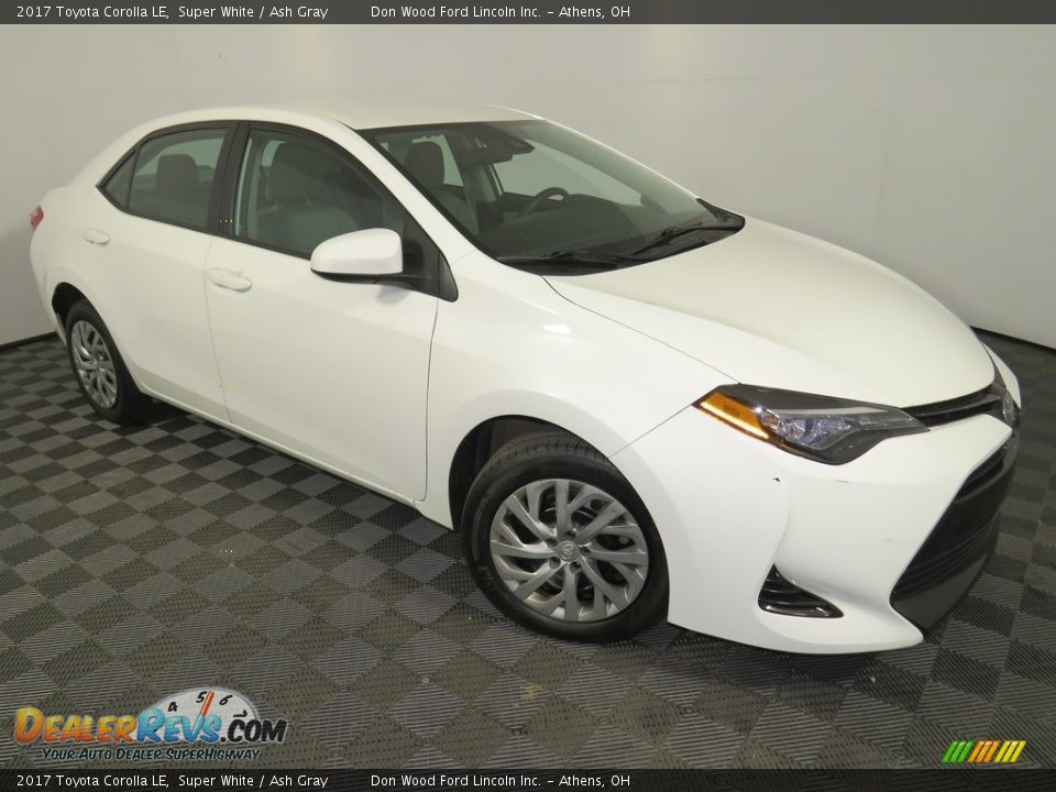 2017 Toyota Corolla LE Super White / Ash Gray Photo #2