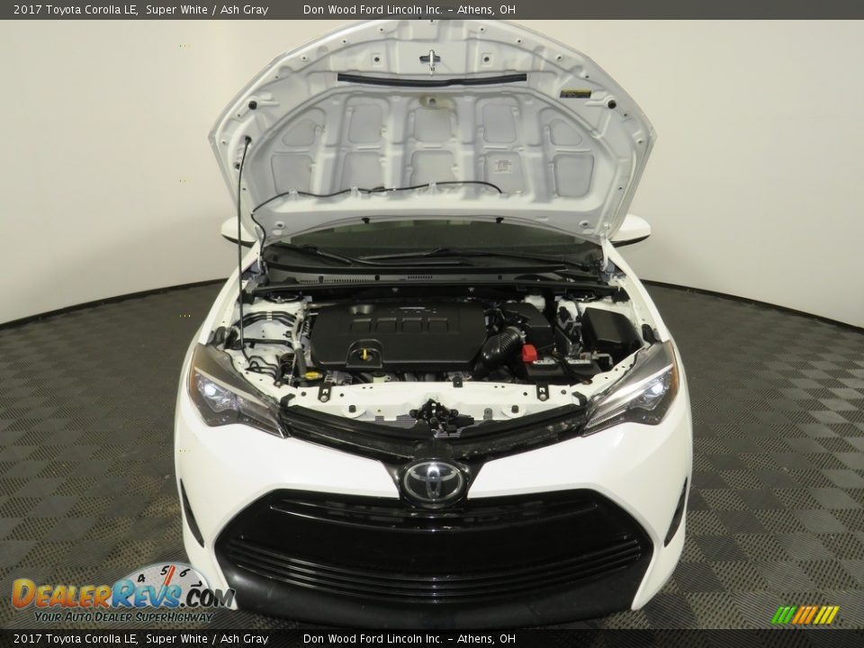 2017 Toyota Corolla LE Super White / Ash Gray Photo #5