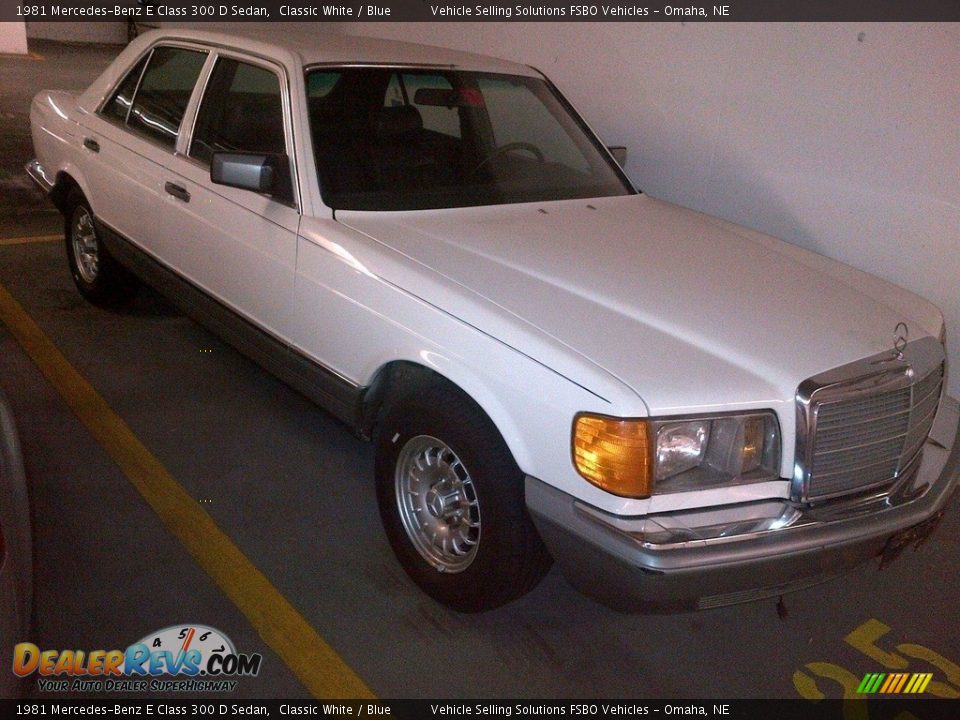 Front 3/4 View of 1981 Mercedes-Benz E Class 300 D Sedan Photo #1