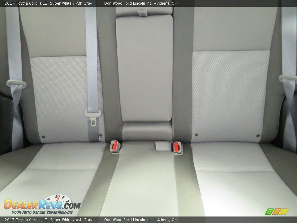 2017 Toyota Corolla LE Super White / Ash Gray Photo #19
