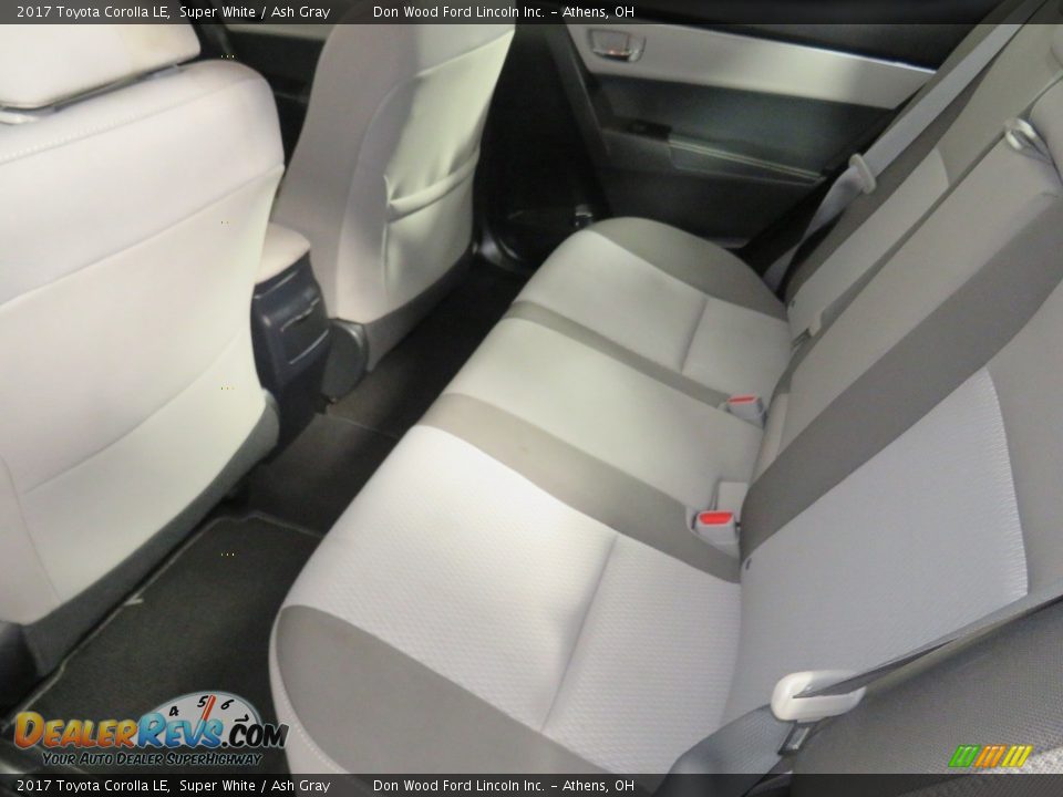 2017 Toyota Corolla LE Super White / Ash Gray Photo #21