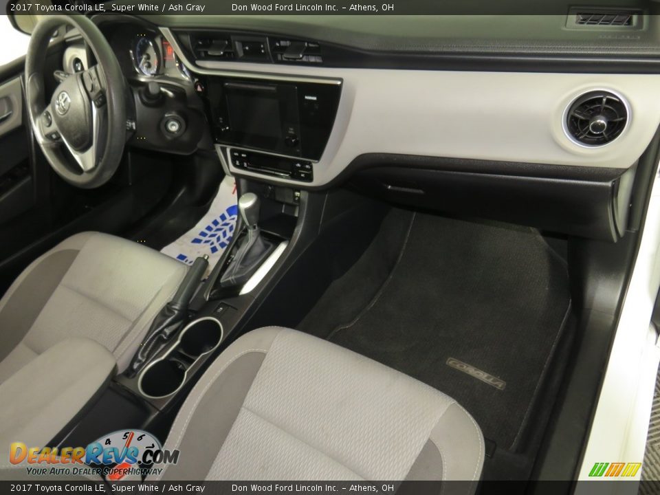 2017 Toyota Corolla LE Super White / Ash Gray Photo #26