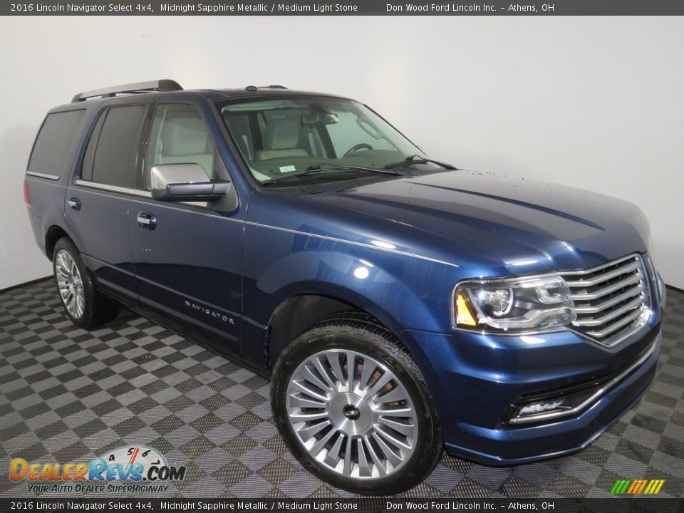 Front 3/4 View of 2016 Lincoln Navigator Select 4x4 Photo #2