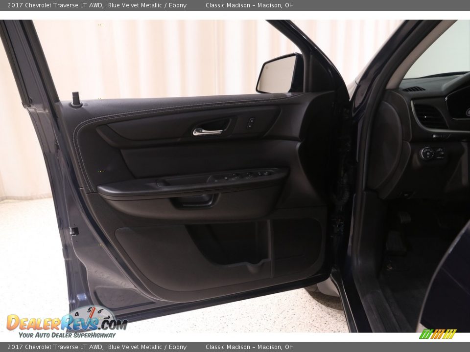 2017 Chevrolet Traverse LT AWD Blue Velvet Metallic / Ebony Photo #4