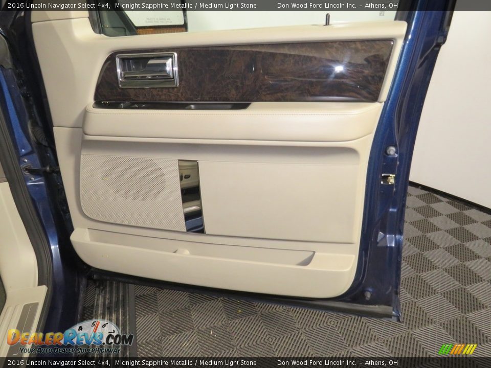 Door Panel of 2016 Lincoln Navigator Select 4x4 Photo #28