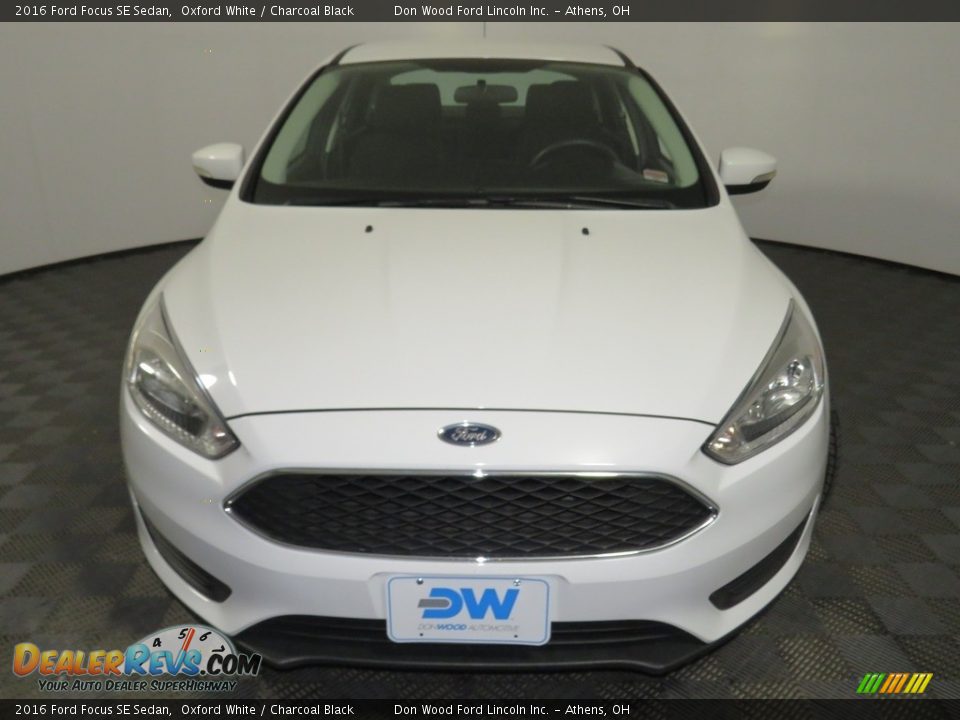 2016 Ford Focus SE Sedan Oxford White / Charcoal Black Photo #4