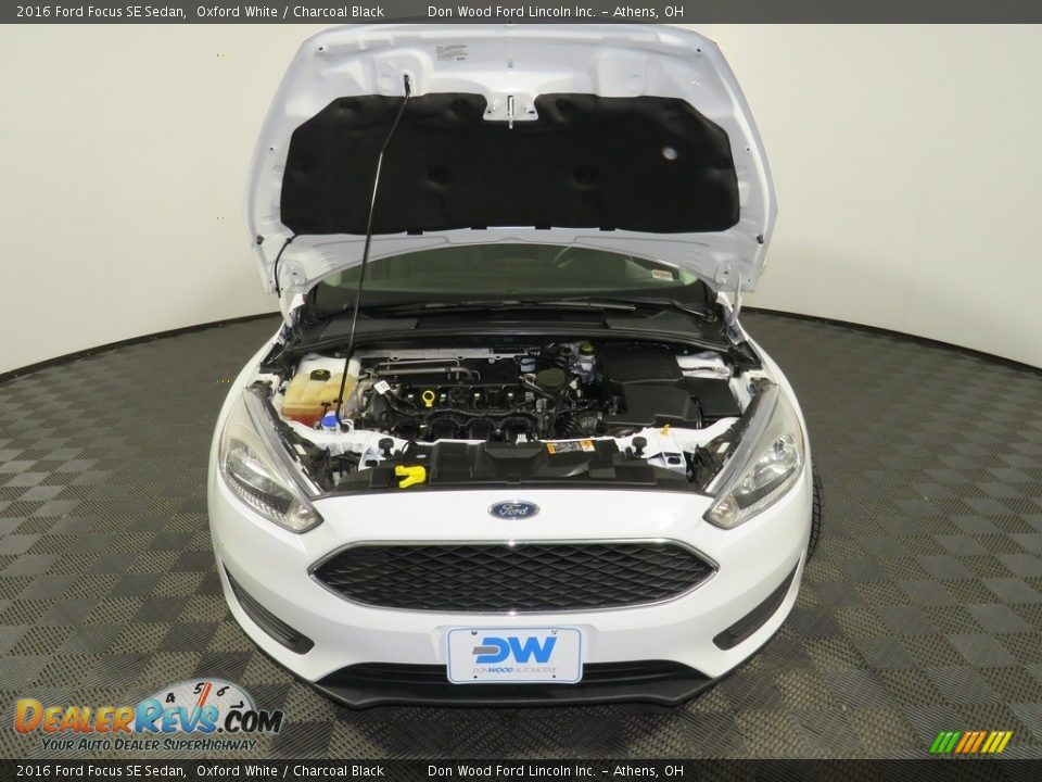 2016 Ford Focus SE Sedan Oxford White / Charcoal Black Photo #5