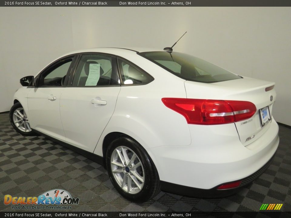 2016 Ford Focus SE Sedan Oxford White / Charcoal Black Photo #9