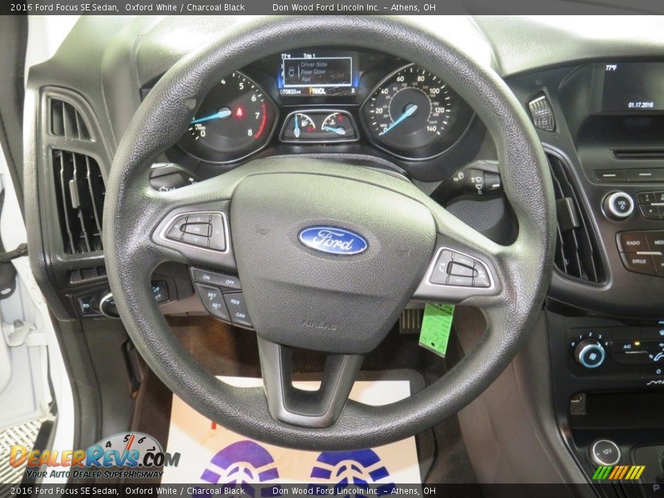 2016 Ford Focus SE Sedan Oxford White / Charcoal Black Photo #29
