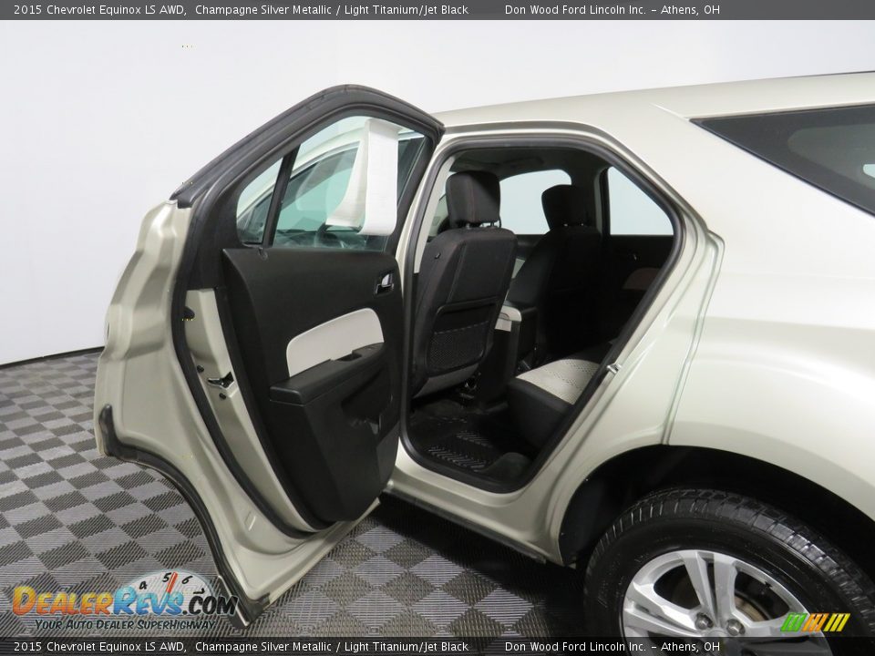 2015 Chevrolet Equinox LS AWD Champagne Silver Metallic / Light Titanium/Jet Black Photo #30