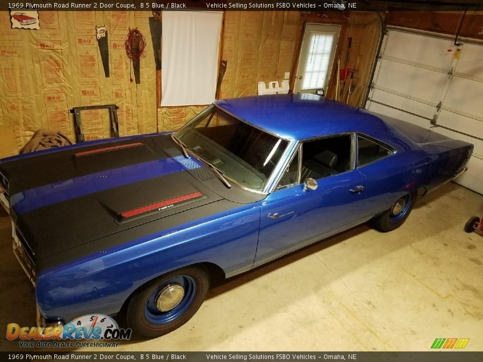Front 3/4 View of 1969 Plymouth Road Runner 2 Door Coupe Photo #1