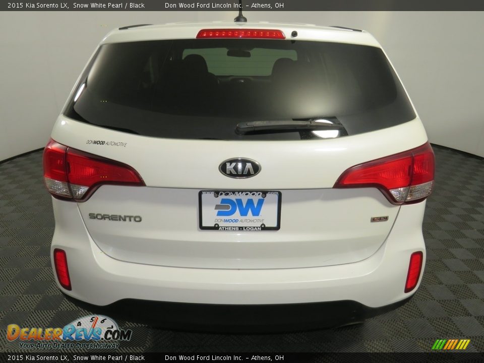 2015 Kia Sorento LX Snow White Pearl / Black Photo #11