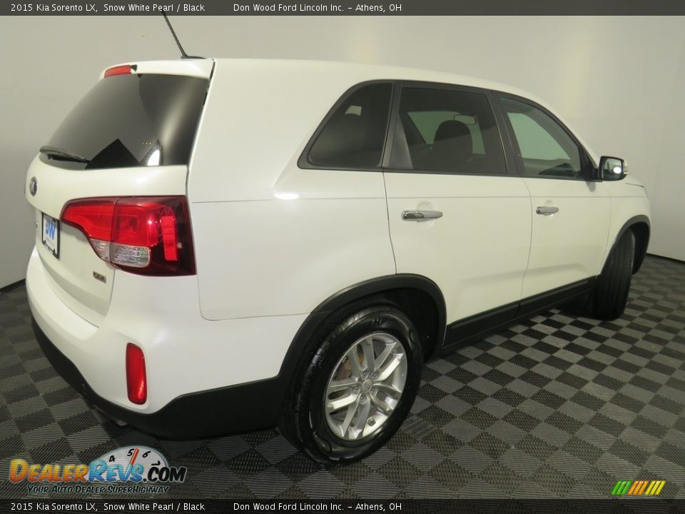 2015 Kia Sorento LX Snow White Pearl / Black Photo #15